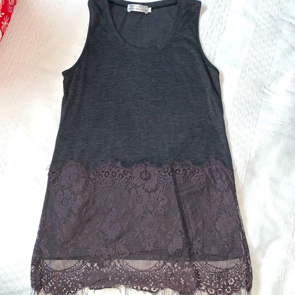 💥 Reckless Angel tank top with lace at bottom - Picture 2 of 10